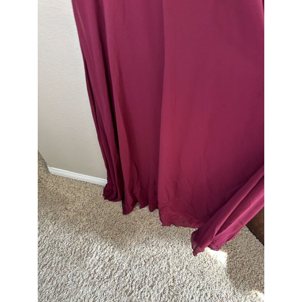 Lulus Women’s Burgundy Lace Halter Maxi Dress Size M Flowy Elegant Gown Formal - Picture 3 of 8